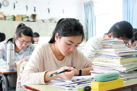 中考生物地理政治历史_中考地理政治历史有多少道题_中考有历史地理政治吗