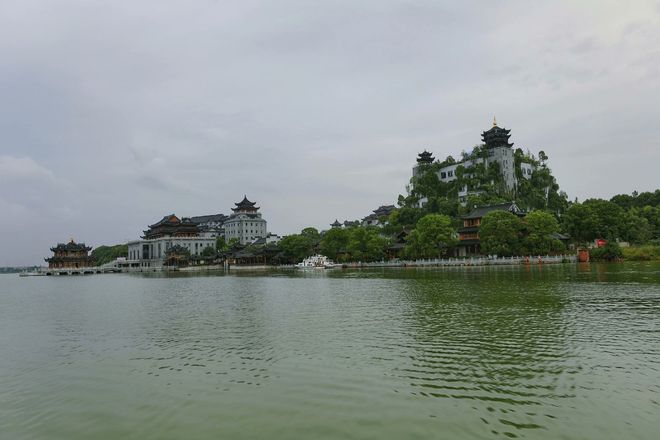 小镇风水红木布局图片_红木小镇风水布局_我想看红木小镇